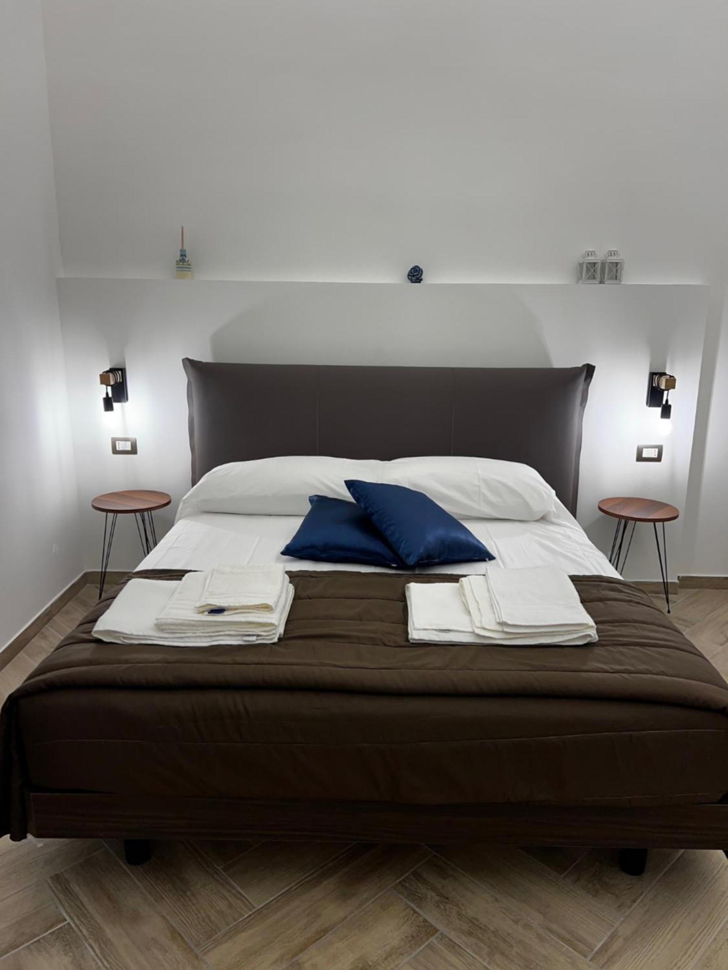 Dimora Dei Decumani Bed & Breakfast Napoli Ngoại thất bức ảnh